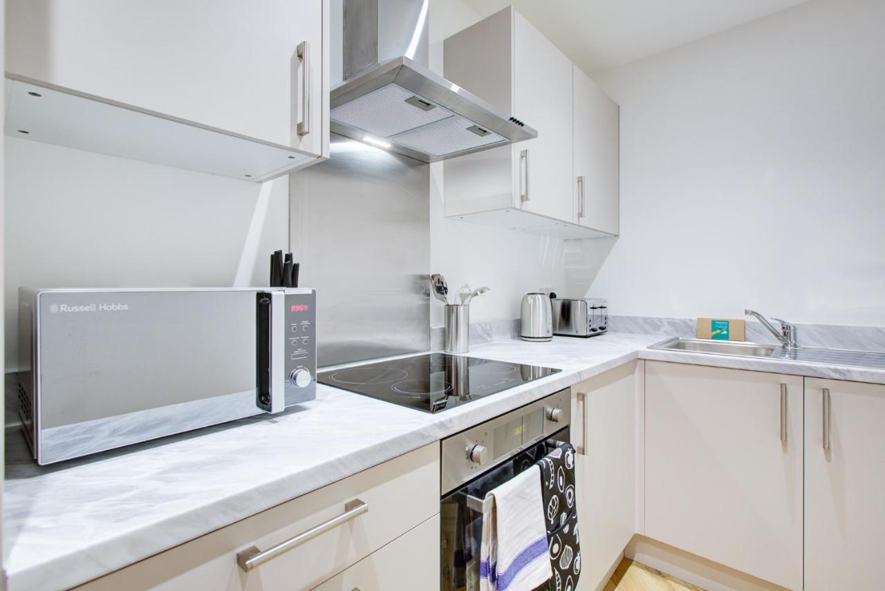 Hybrid Resi - Mitcham Close To Tooting And Wimbledon Buitenkant foto