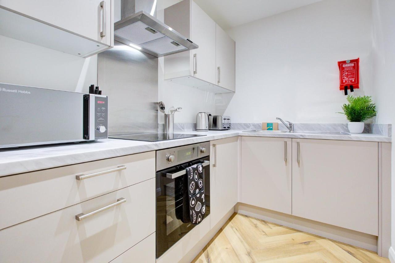 Hybrid Resi - Mitcham Close To Tooting And Wimbledon Buitenkant foto