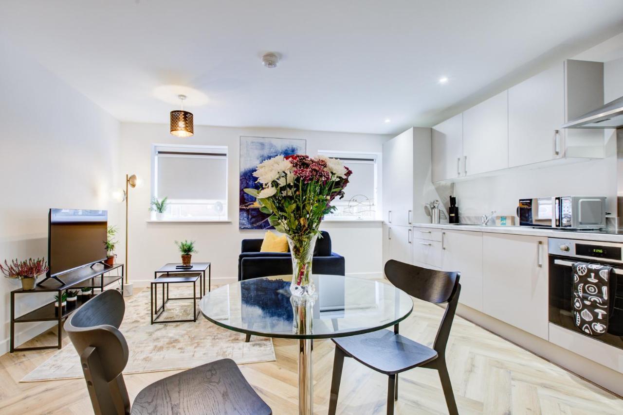 Hybrid Resi - Mitcham Close To Tooting And Wimbledon Buitenkant foto