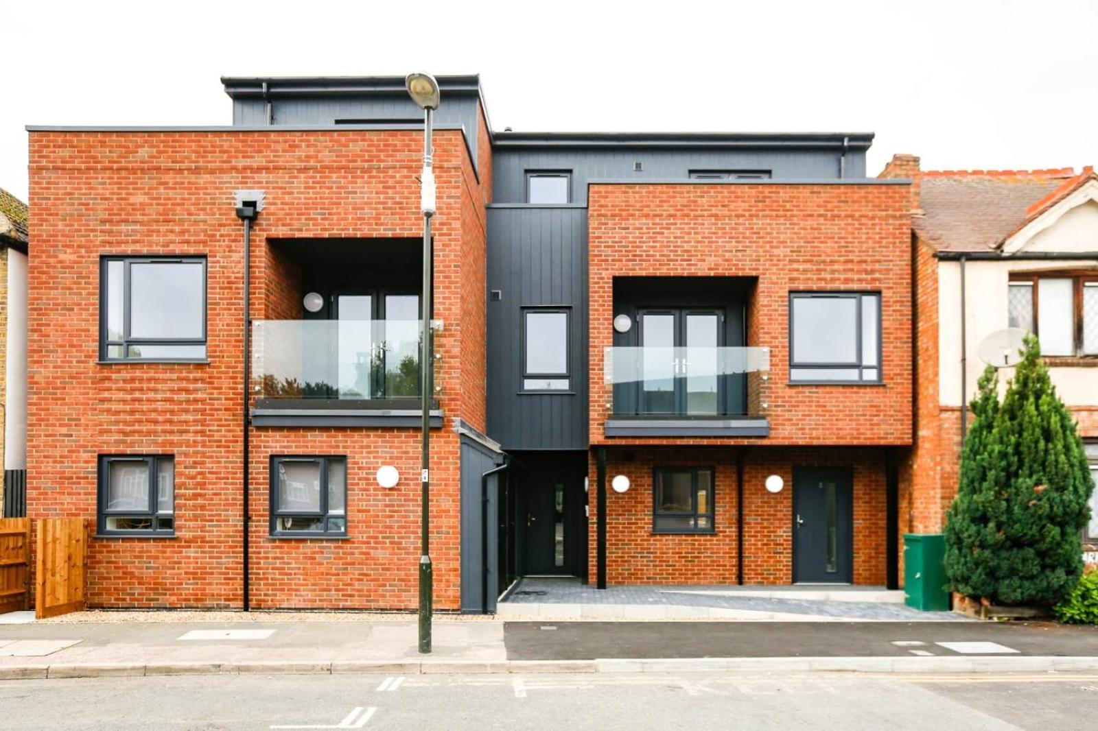 Hybrid Resi - Mitcham Close To Tooting And Wimbledon Buitenkant foto