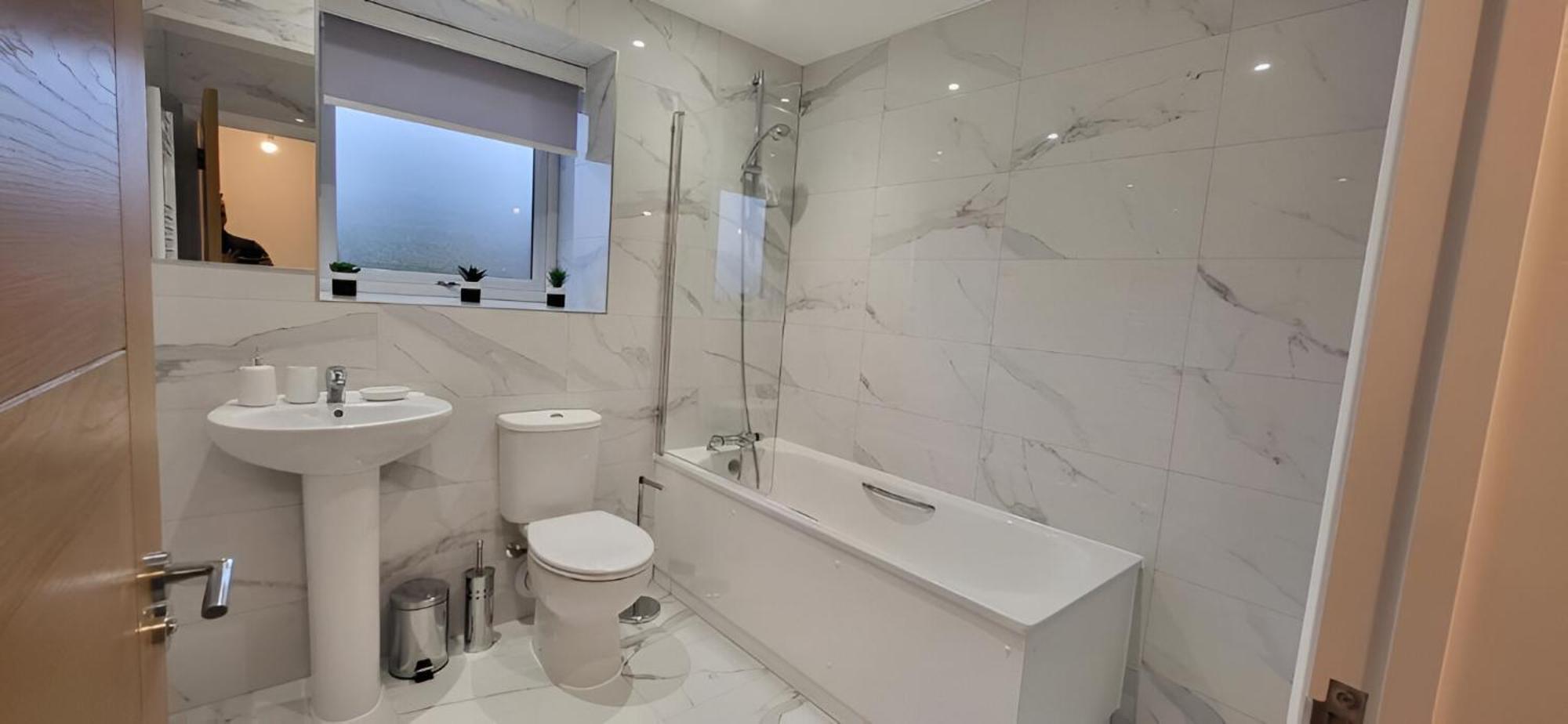 Hybrid Resi - Mitcham Close To Tooting And Wimbledon Buitenkant foto