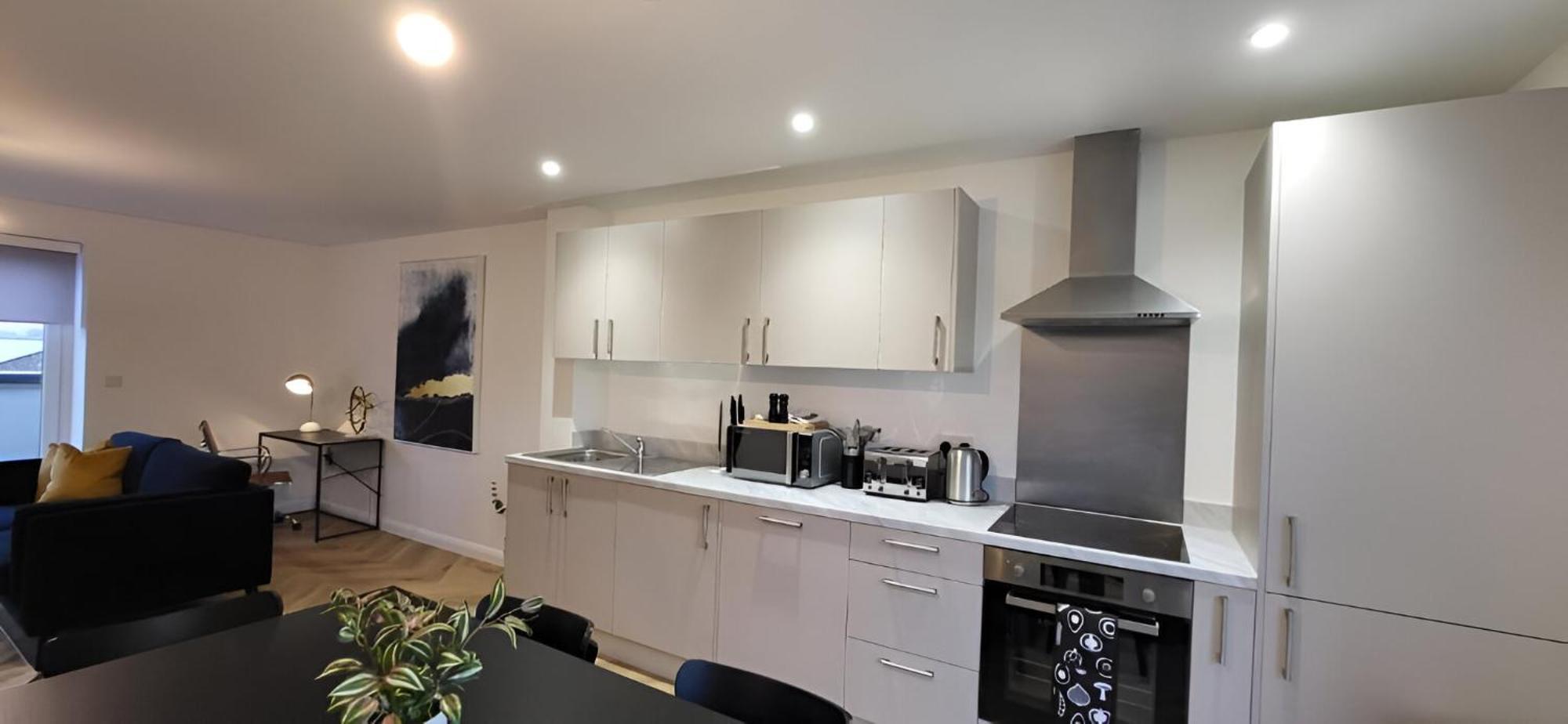 Hybrid Resi - Mitcham Close To Tooting And Wimbledon Buitenkant foto